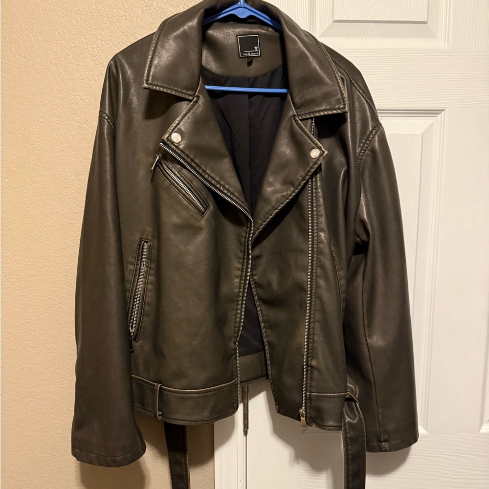 Lily & Lottie Leather Moto Jacket
Size Medium